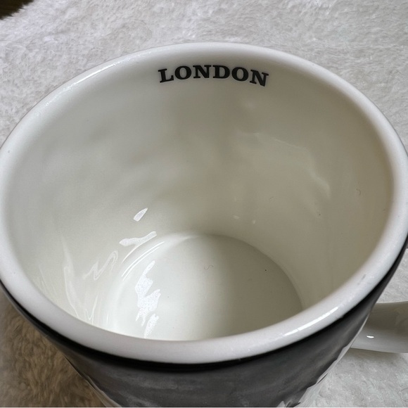 Starbucks Black/White Embossed London Relief Mug City Collection 16 oz - Picture 7 of 8